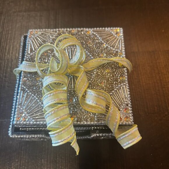 NWOT Set of 8 Silver Bedazzled Coasters in Matching Tray - Picture 14 of 15